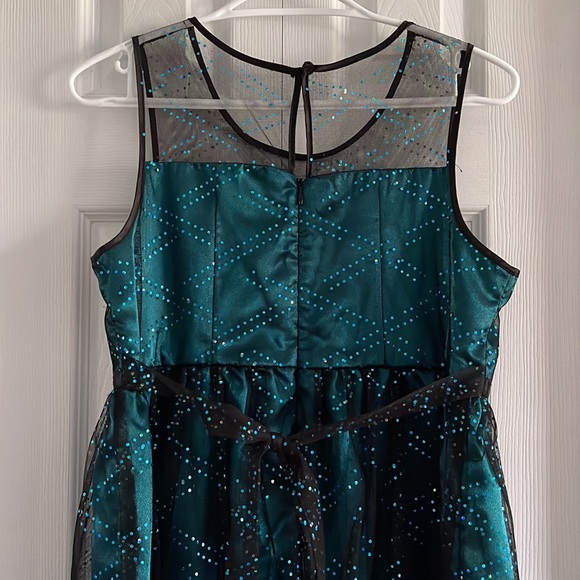 Girls Dress - Picture 3 of 5